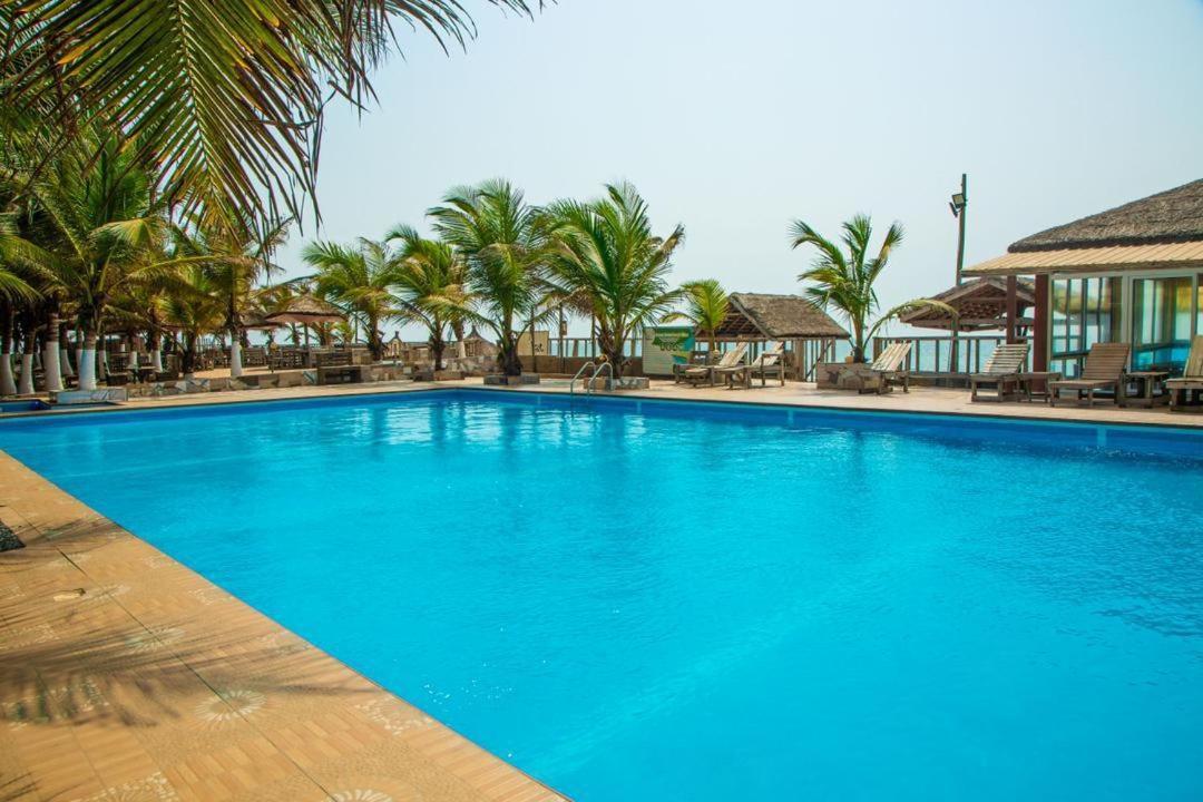 Ocean Green Beach Resort Prampram Buitenkant foto