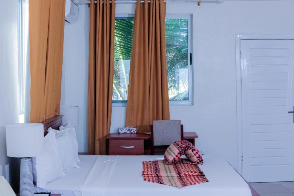 Ocean Green Beach Resort Prampram Buitenkant foto